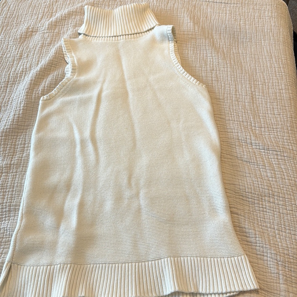 Cream J Crew turtleneck sweater tank